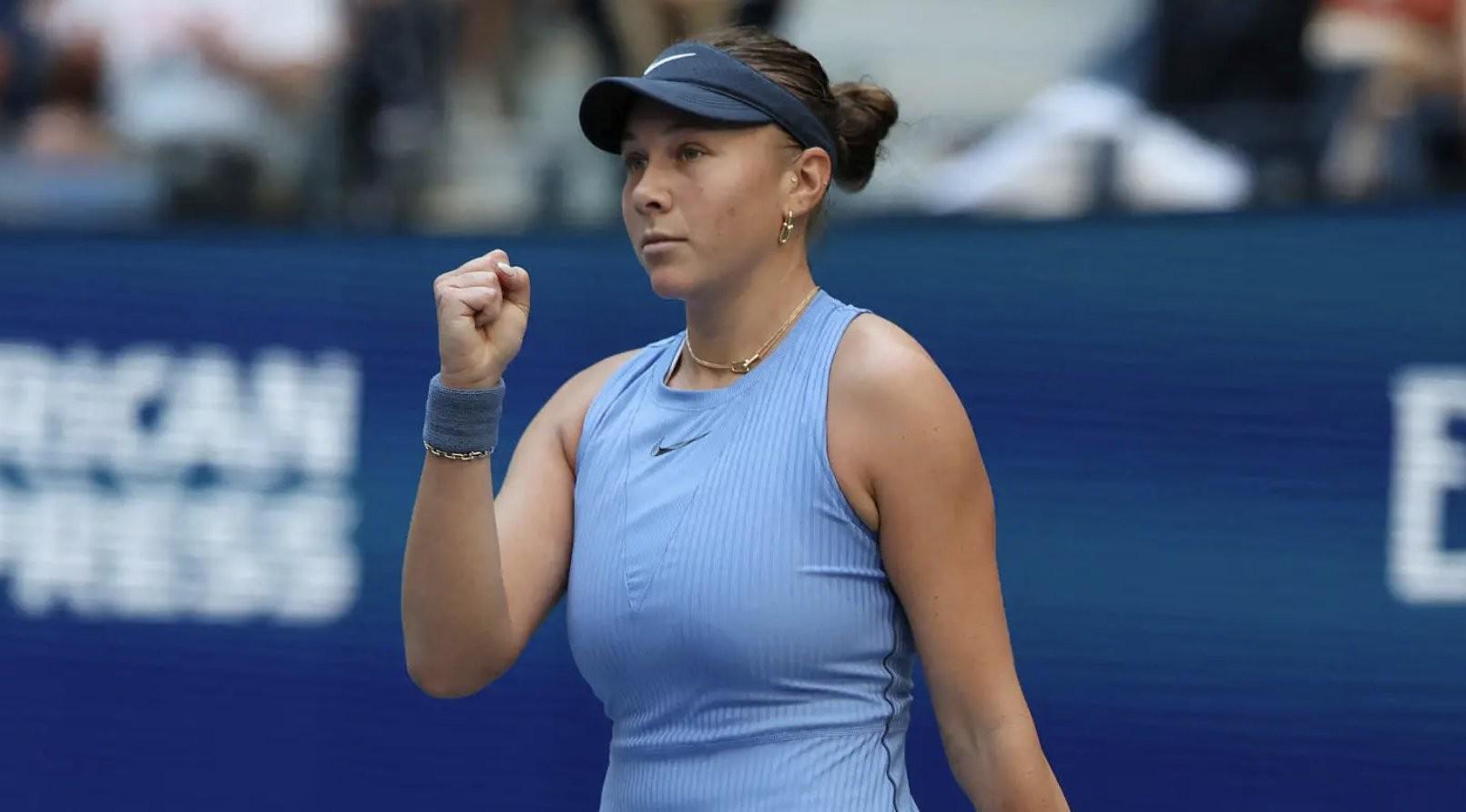 阿尼西莫娃2-1逆转战胜大坂直美，美网决赛将对阵萨巴伦卡