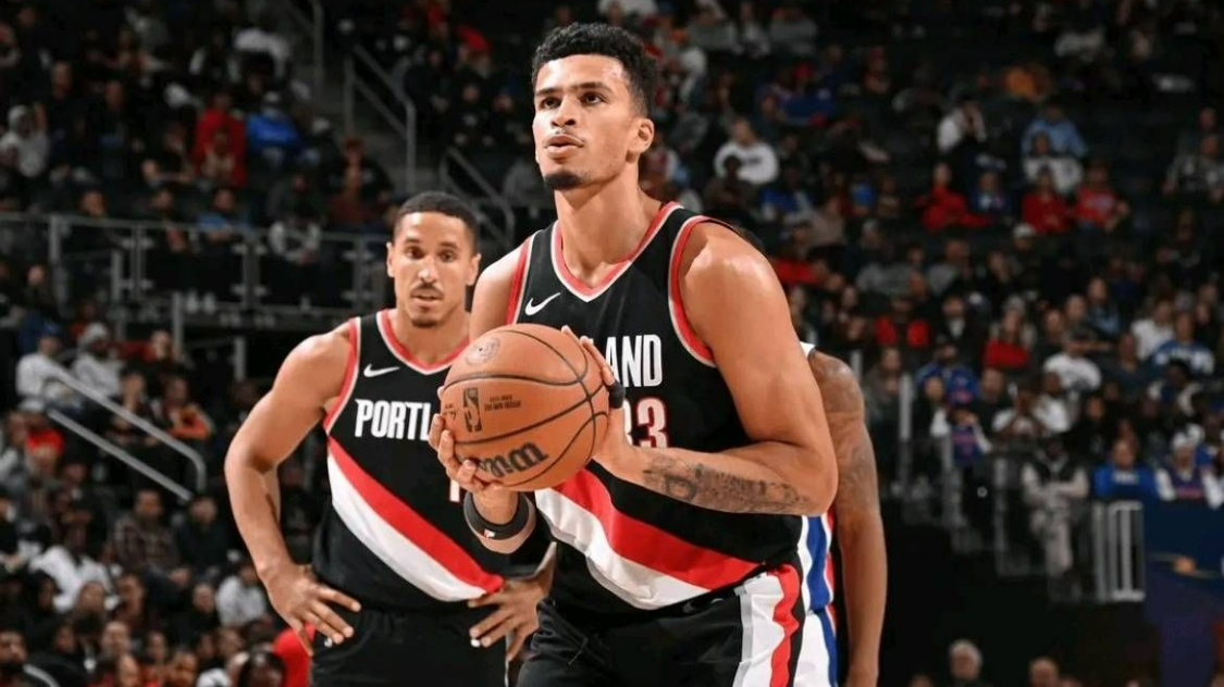 五星体育官网-太能造了！单赛季100次进攻犯规啊，NBA历史第一人